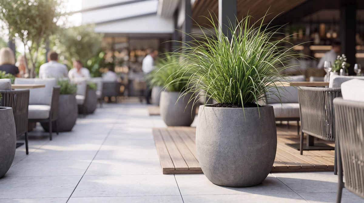 ESCHBACH Pflanzkübel auf einer Restaurantterrasse (06)